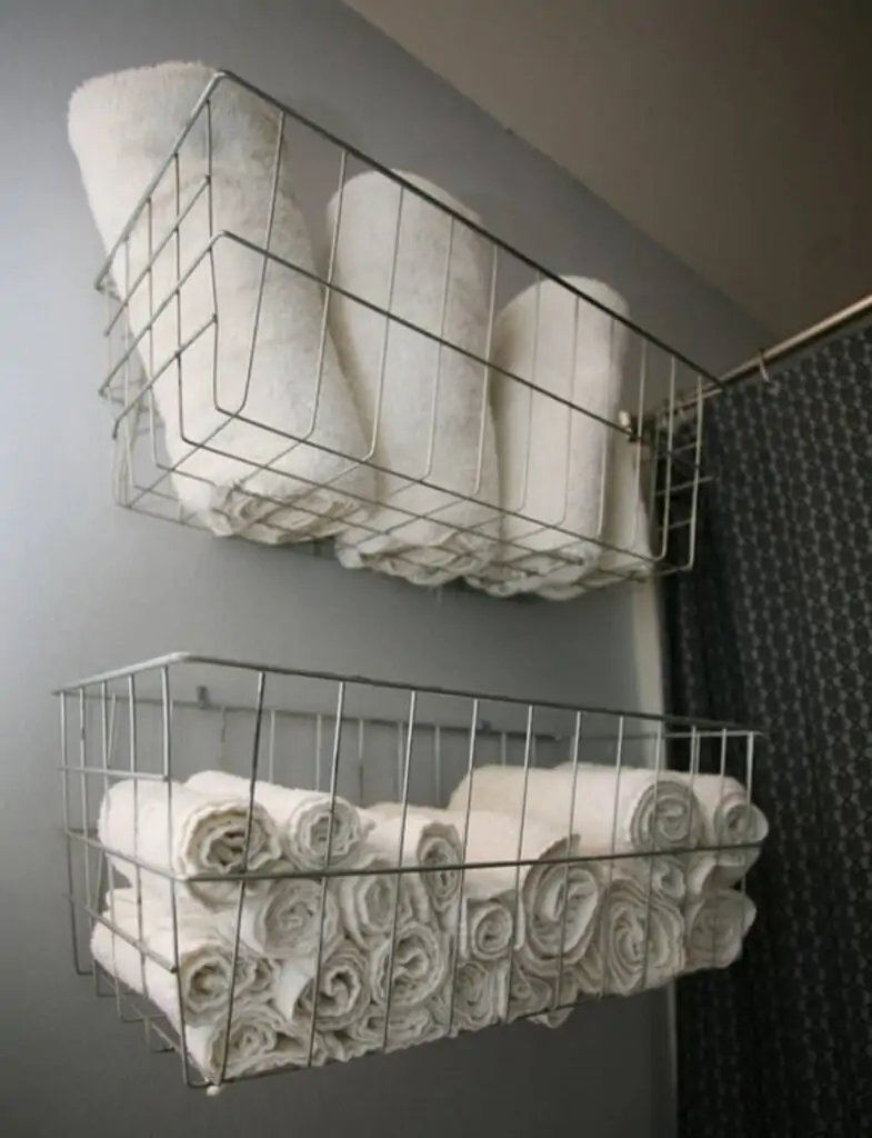 utility rack for storing towels