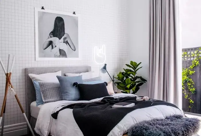 Grey bedroom idea