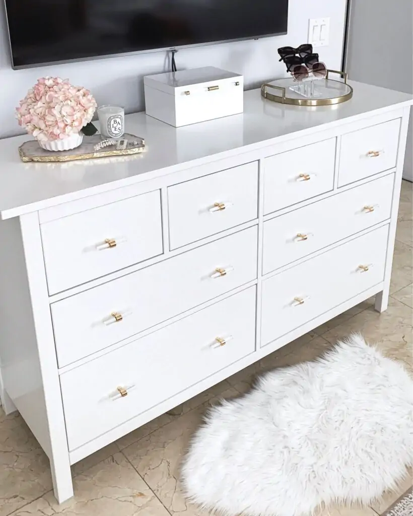 Accentuate dresser with Accessories