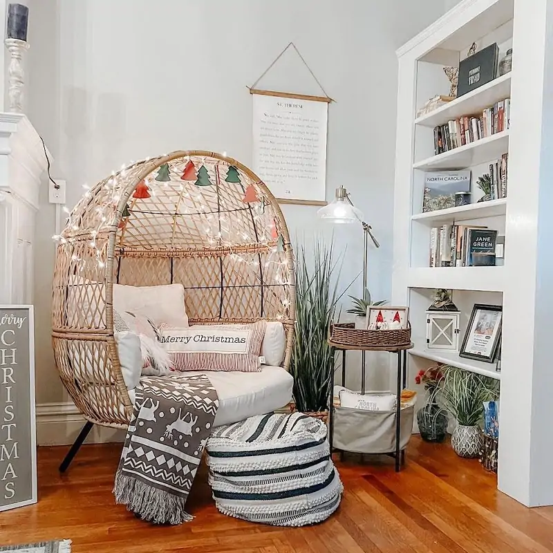 christmas reading nook in the office