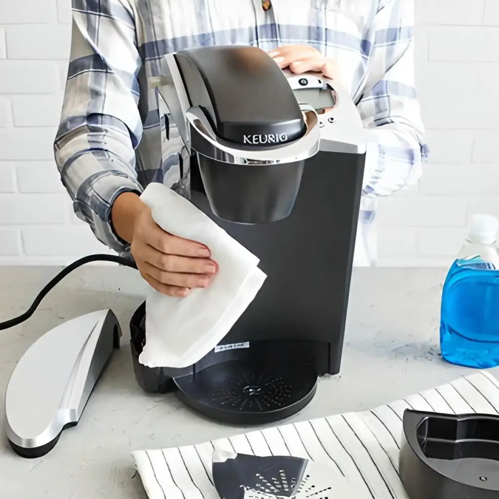 cleaning keurig coffee maker