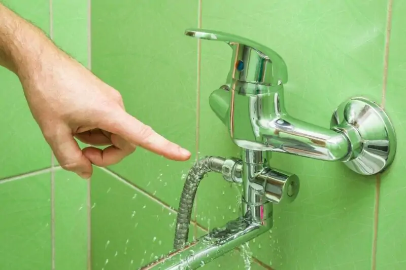 how to fix bath faucet leak