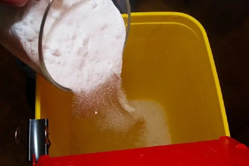 c add detergent to hand wash a baseball hat