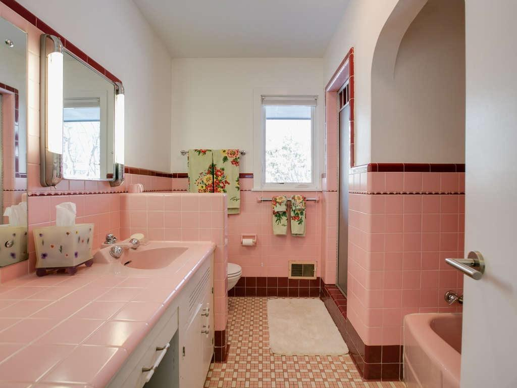 ideas bathroom colors pink retro