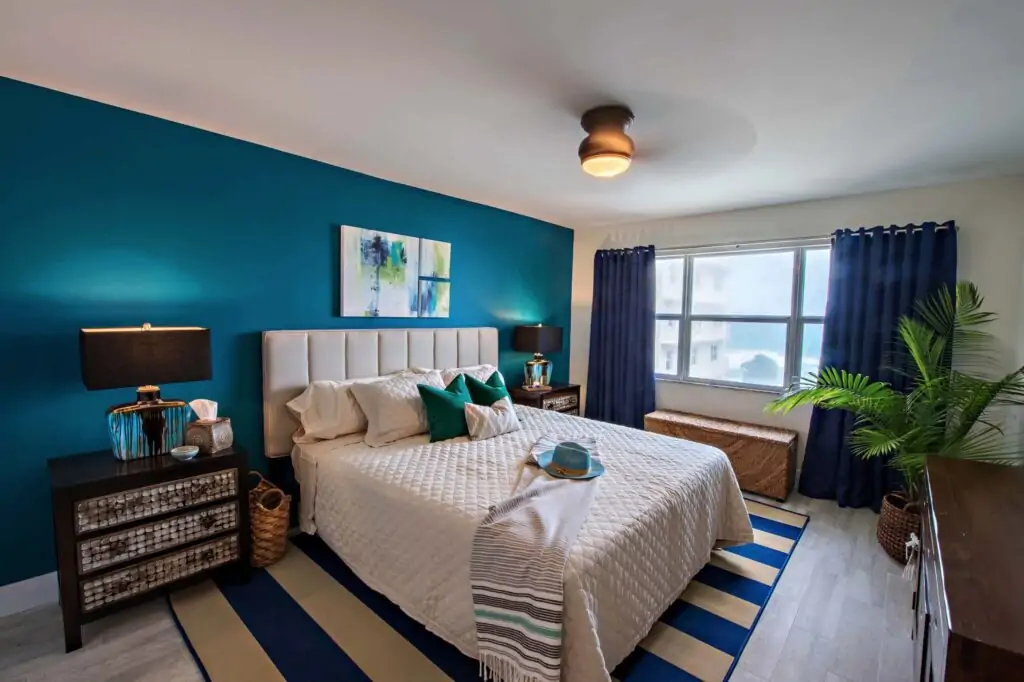 ideas mens bedrooms blue accent wall