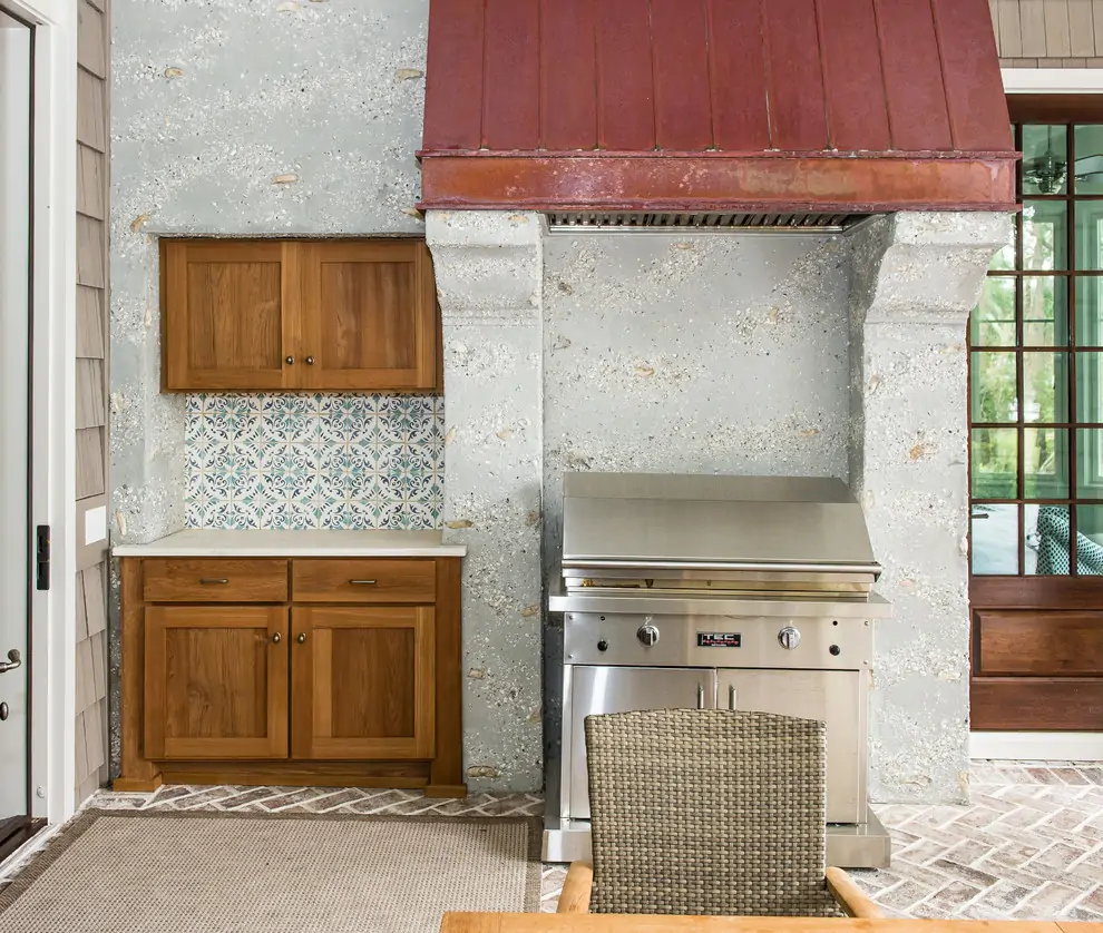 grill and alcove