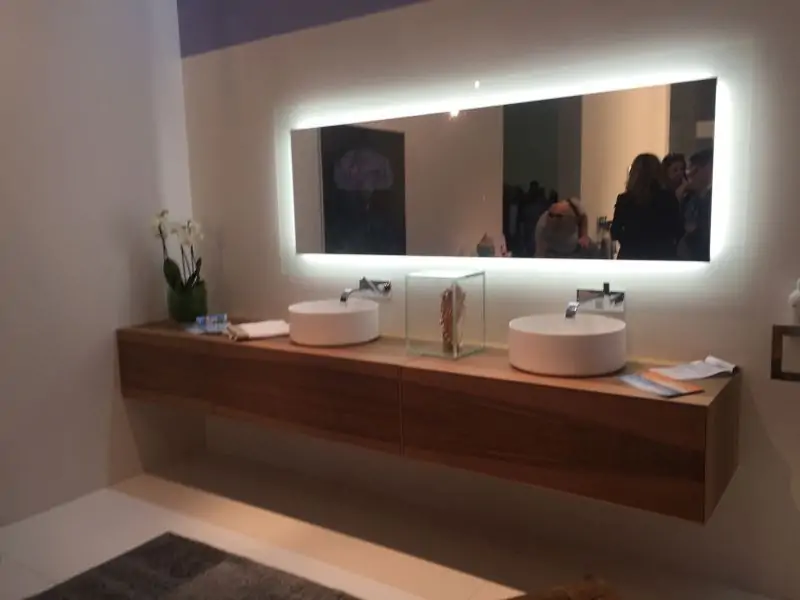 strip light behind bathroom mirror