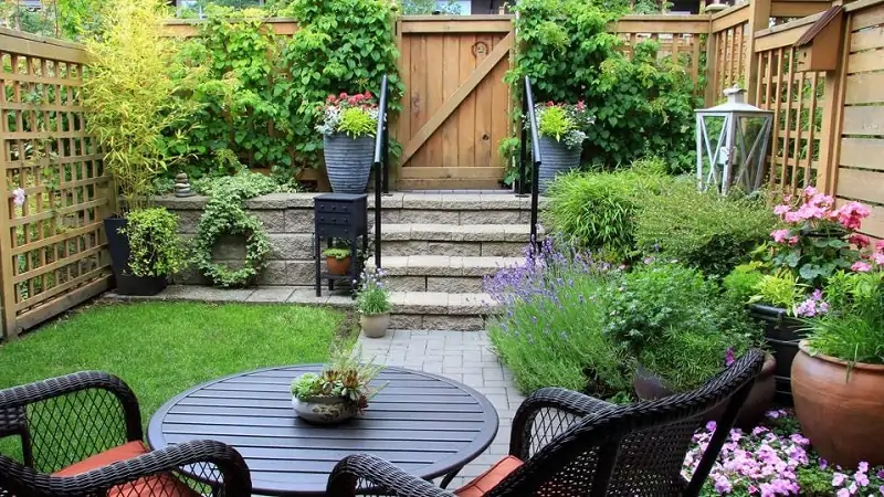 small space backyard gardens