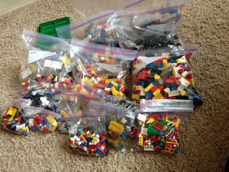 Store Legos with plastic ziplock bags