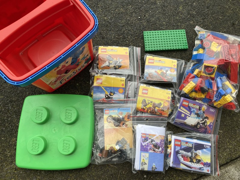 Use a Plastic Bucket to Store Legos