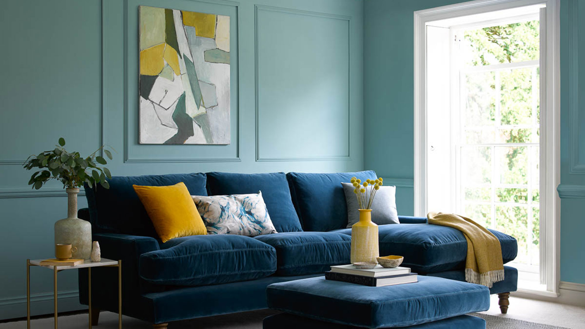 wainscoting-ideas-for-the-living-room-10-cute-designs-makeoveridea